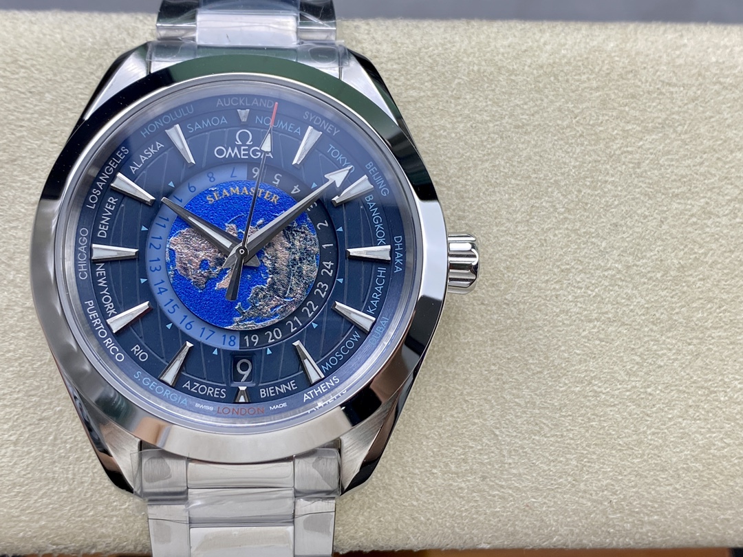 Omega Seamaster Universal Time 220.92.43.22.99.001 Blue